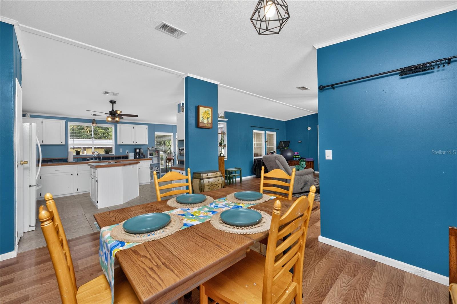 COUNTRY SHORES SEC 01 - Residential