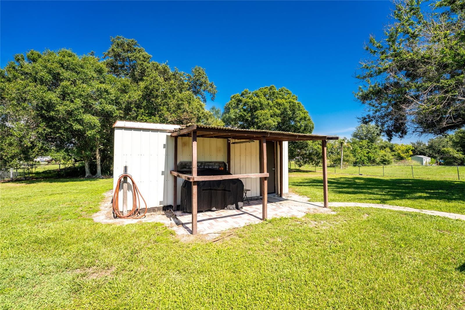 COUNTRY SHORES SEC 01 - Residential