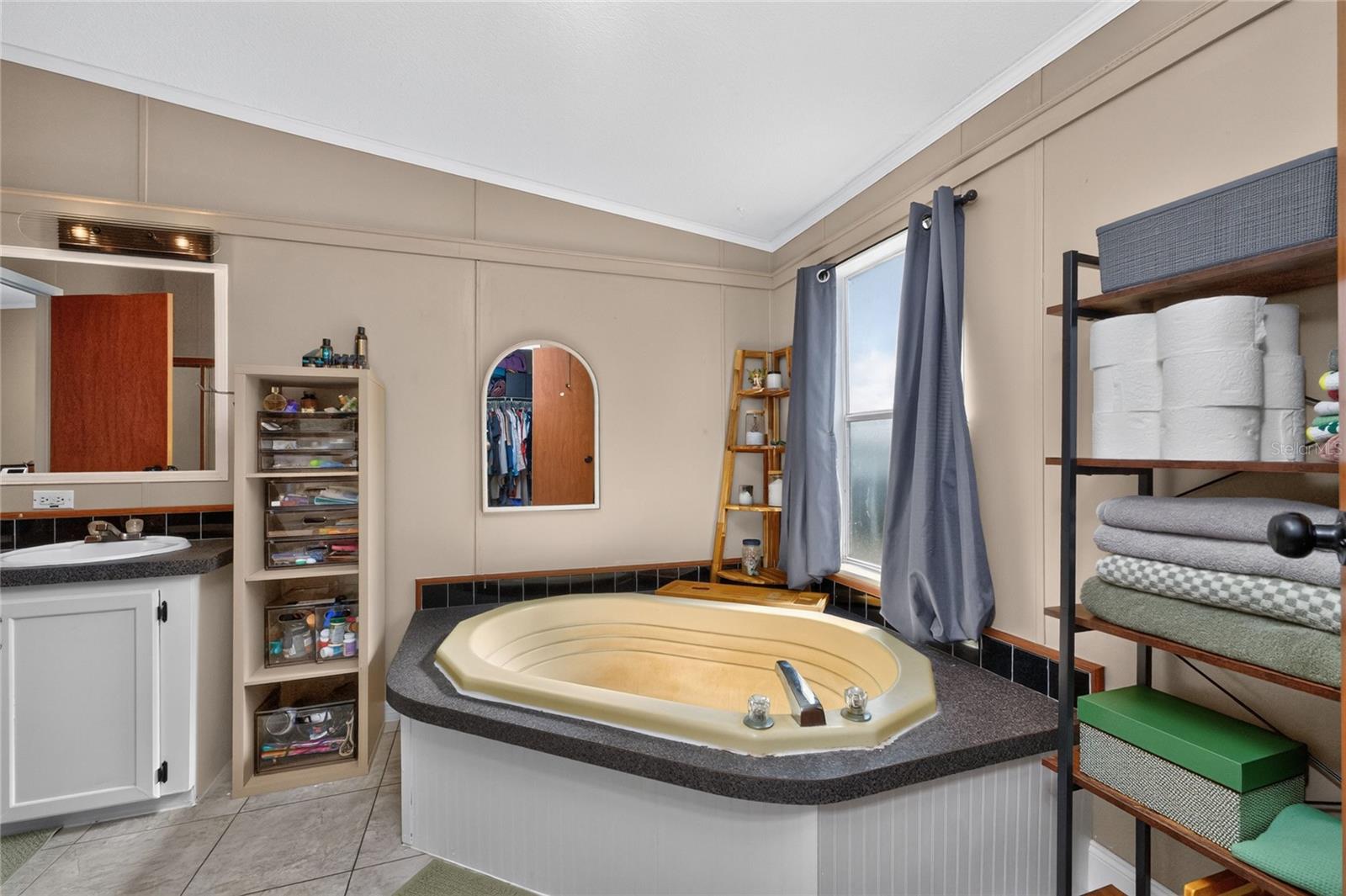 COUNTRY SHORES SEC 01 - Residential