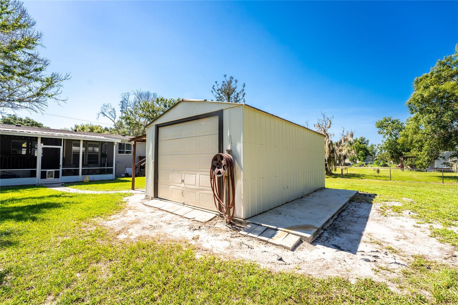 COUNTRY SHORES SEC 01 - Residential