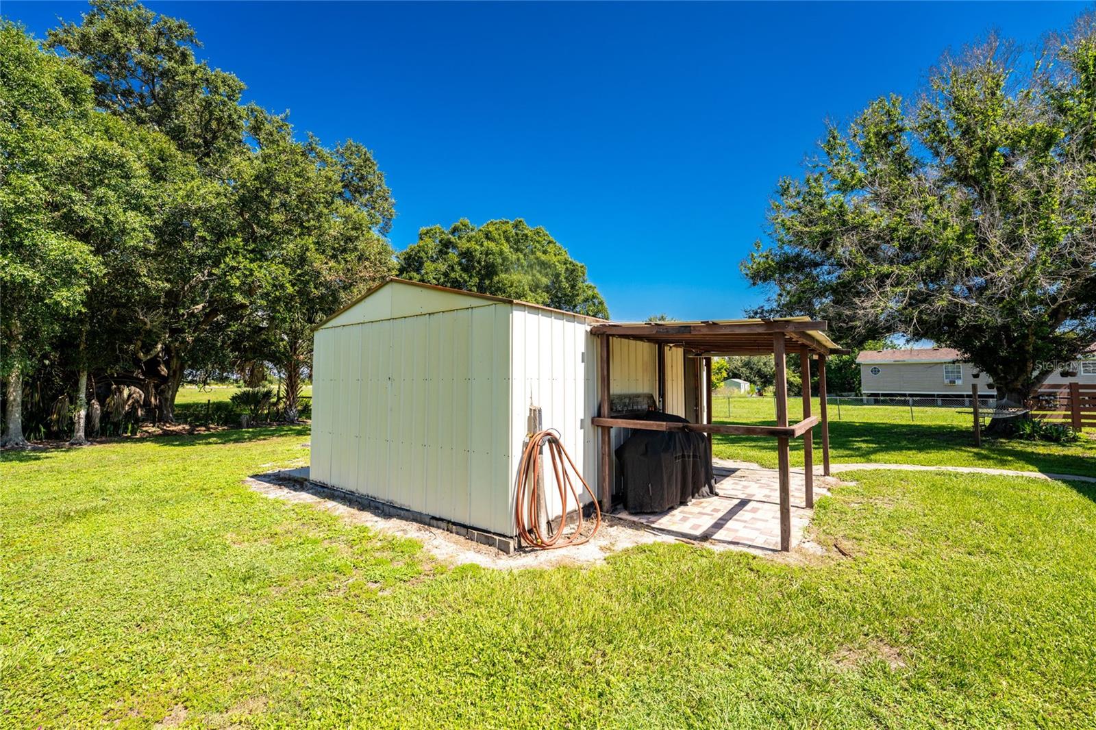 COUNTRY SHORES SEC 01 - Residential