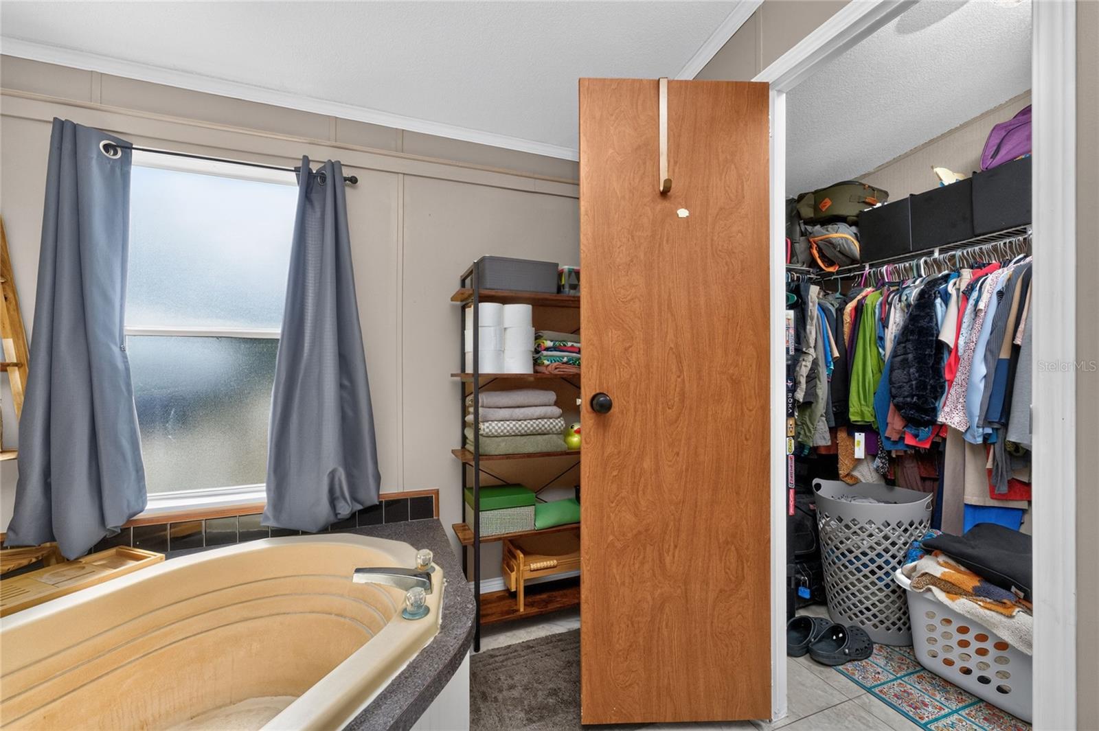 COUNTRY SHORES SEC 01 - Residential