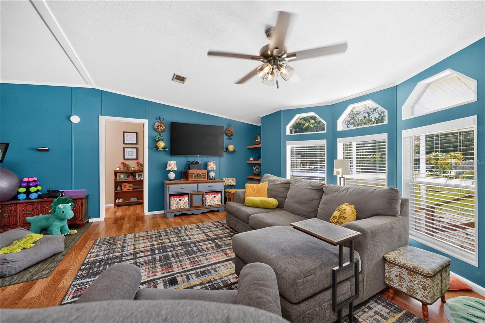 COUNTRY SHORES SEC 01 - Residential