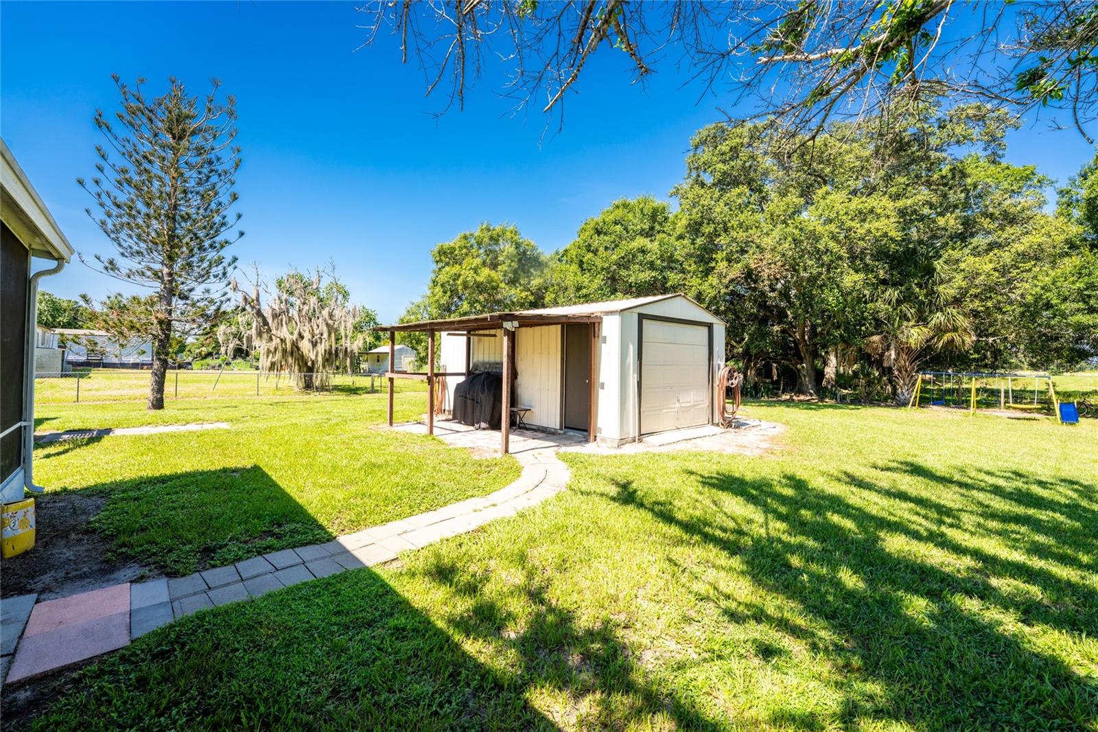 COUNTRY SHORES SEC 01 - Residential