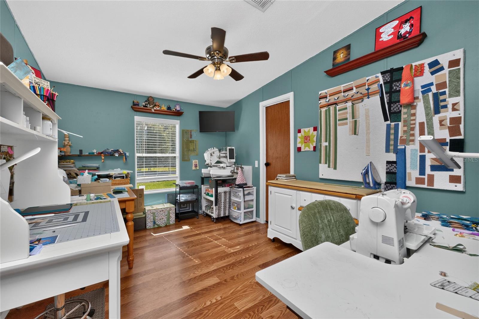 COUNTRY SHORES SEC 01 - Residential
