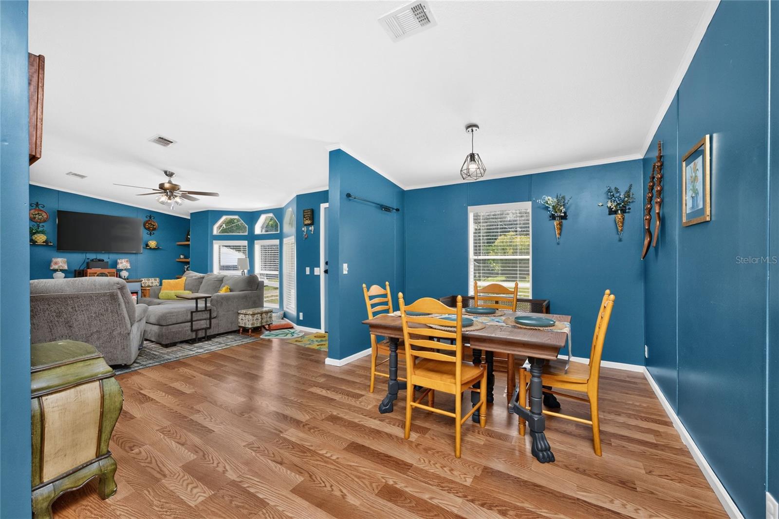 COUNTRY SHORES SEC 01 - Residential