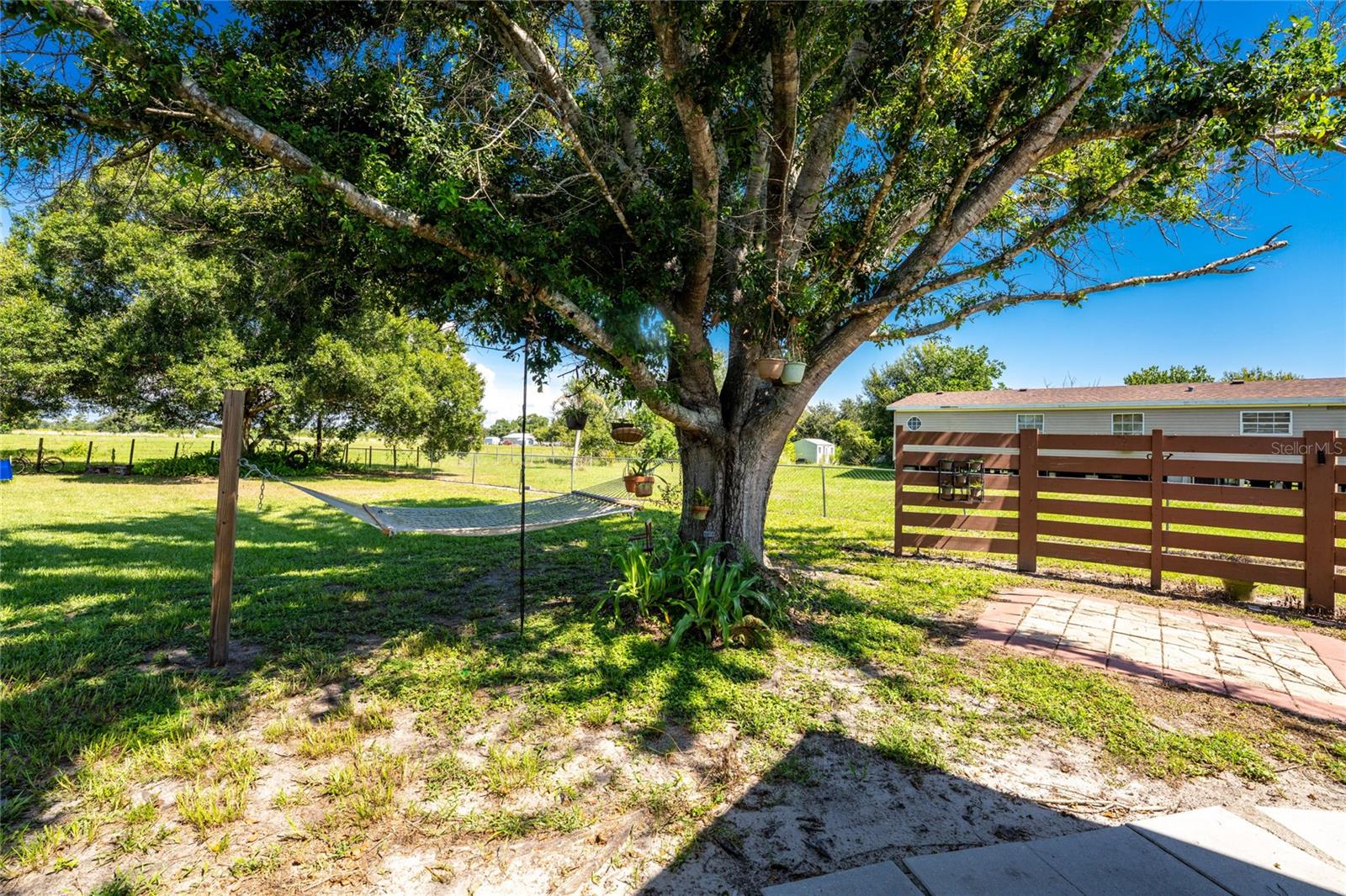 COUNTRY SHORES SEC 01 - Residential