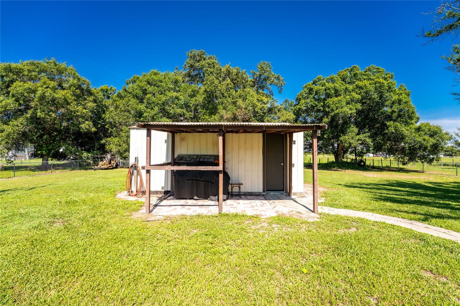 COUNTRY SHORES SEC 01 - Residential