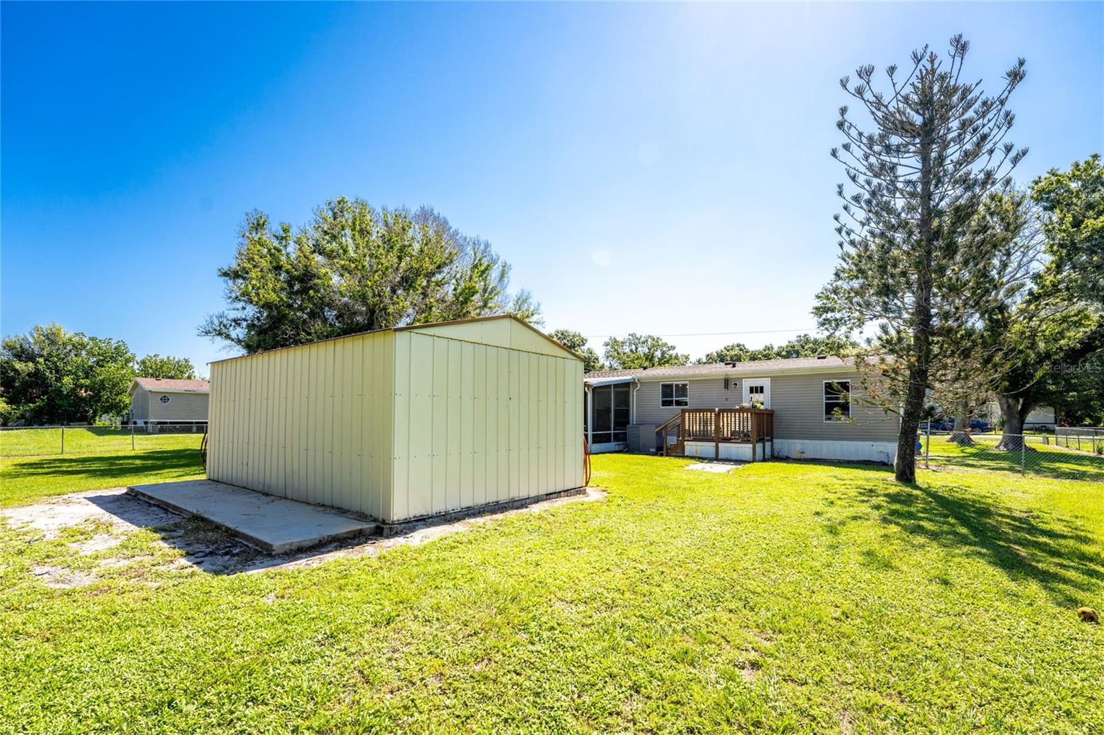 COUNTRY SHORES SEC 01 - Residential