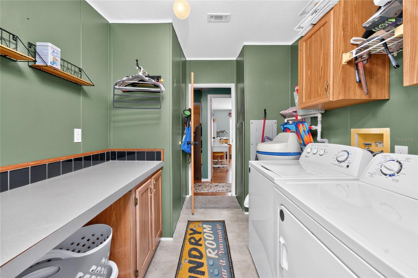 COUNTRY SHORES SEC 01 - Residential