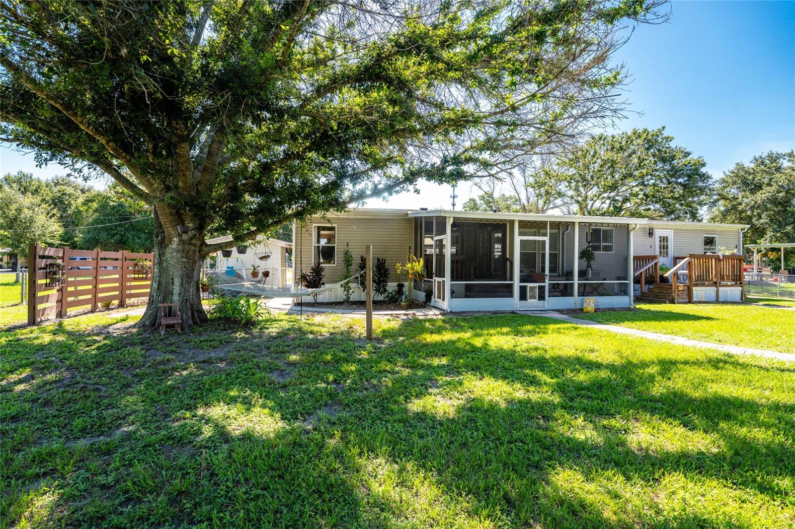 COUNTRY SHORES SEC 01 - Residential