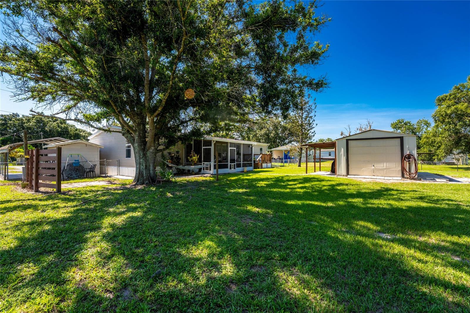 COUNTRY SHORES SEC 01 - Residential
