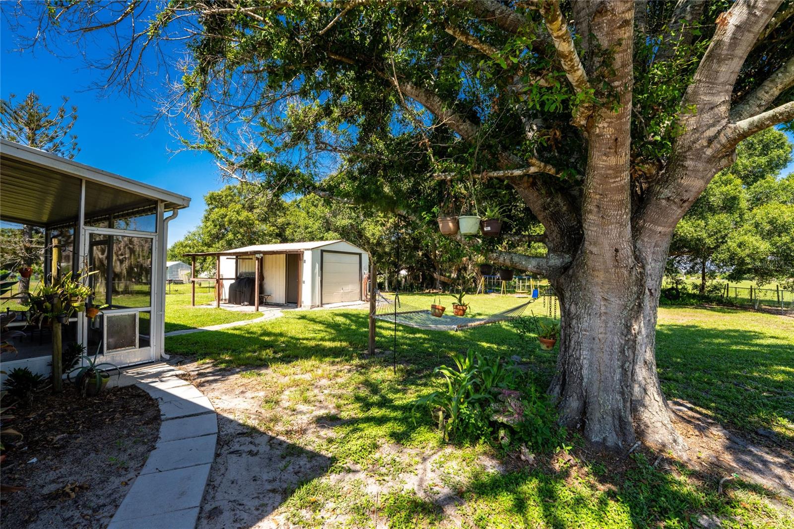 COUNTRY SHORES SEC 01 - Residential