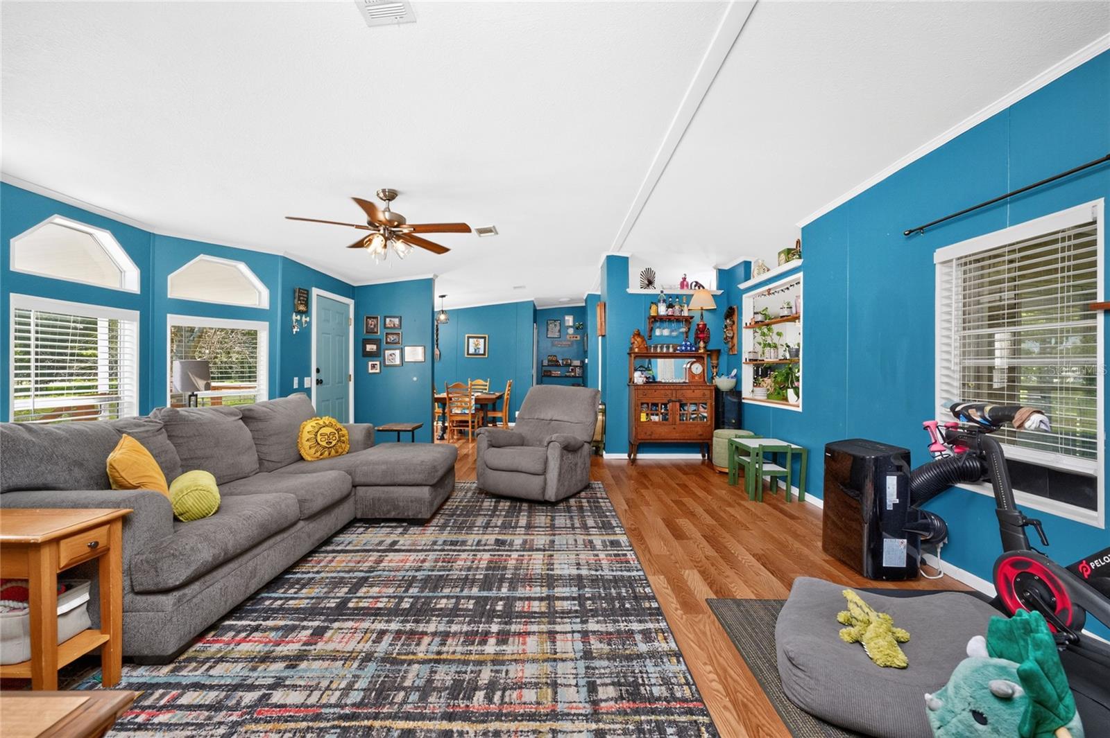 COUNTRY SHORES SEC 01 - Residential