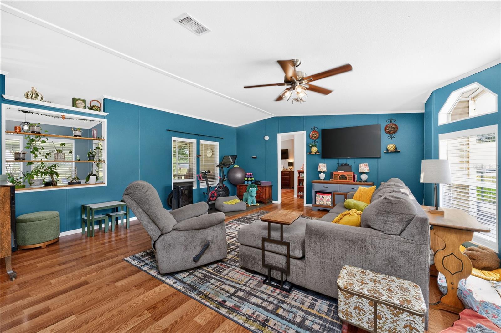 COUNTRY SHORES SEC 01 - Residential