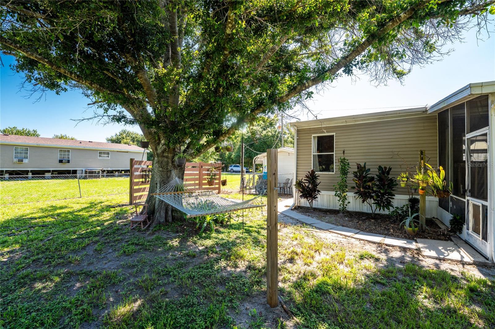 COUNTRY SHORES SEC 01 - Residential