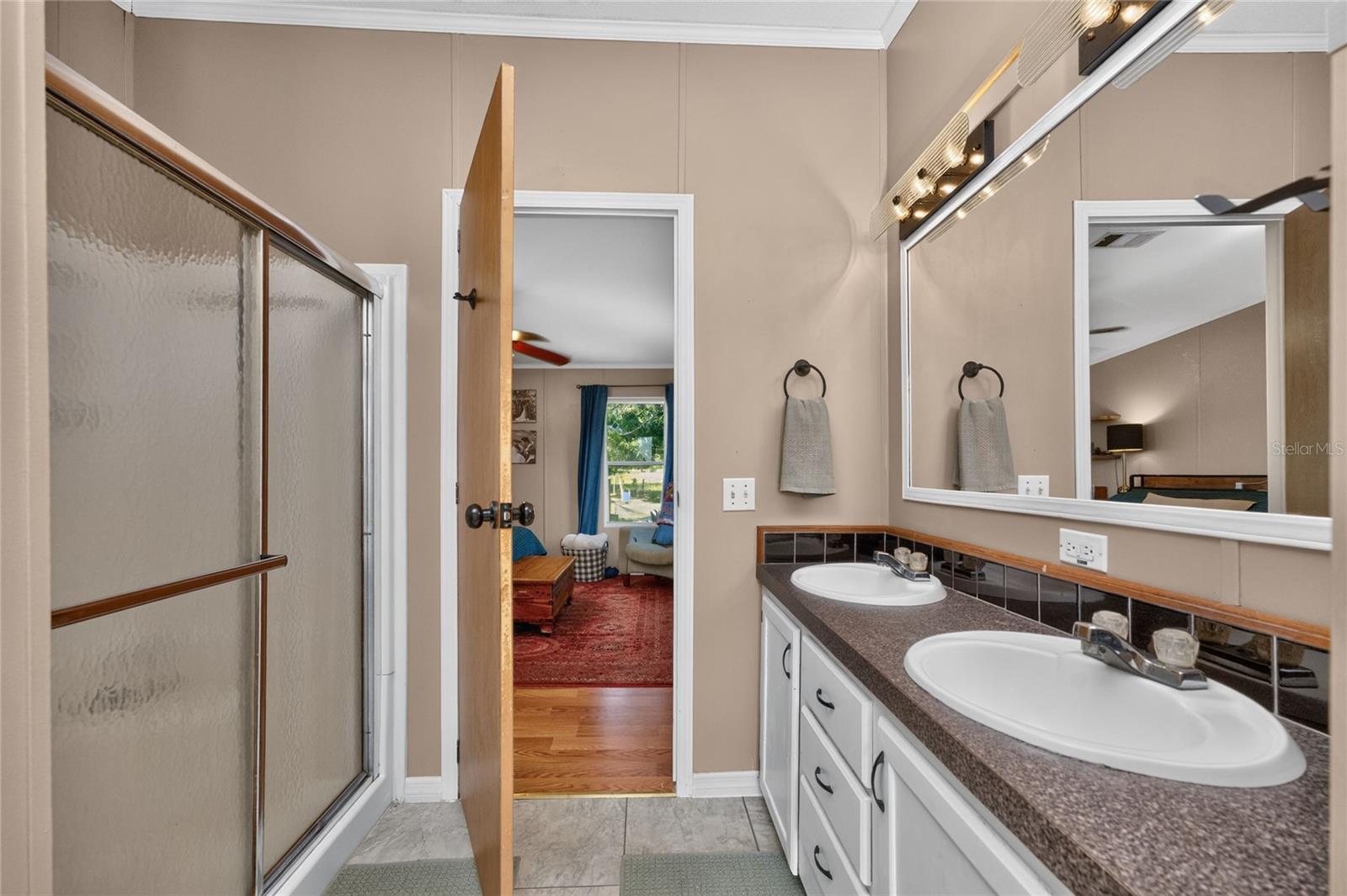 COUNTRY SHORES SEC 01 - Residential