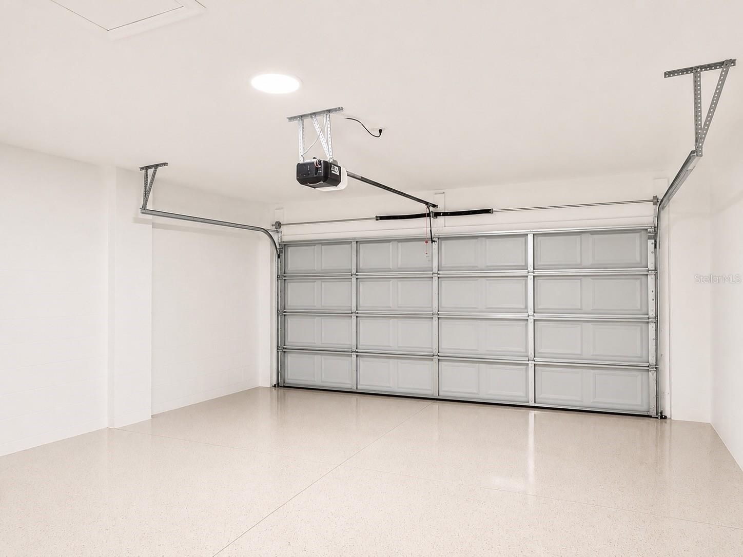SUMMERWOODS - Residential Lease