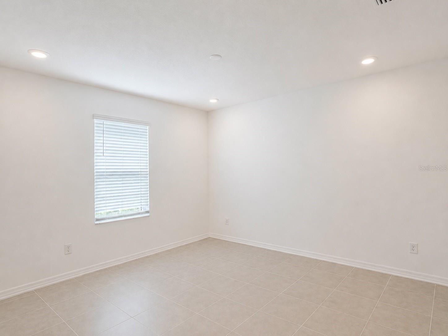 SUMMERWOODS - Residential Lease