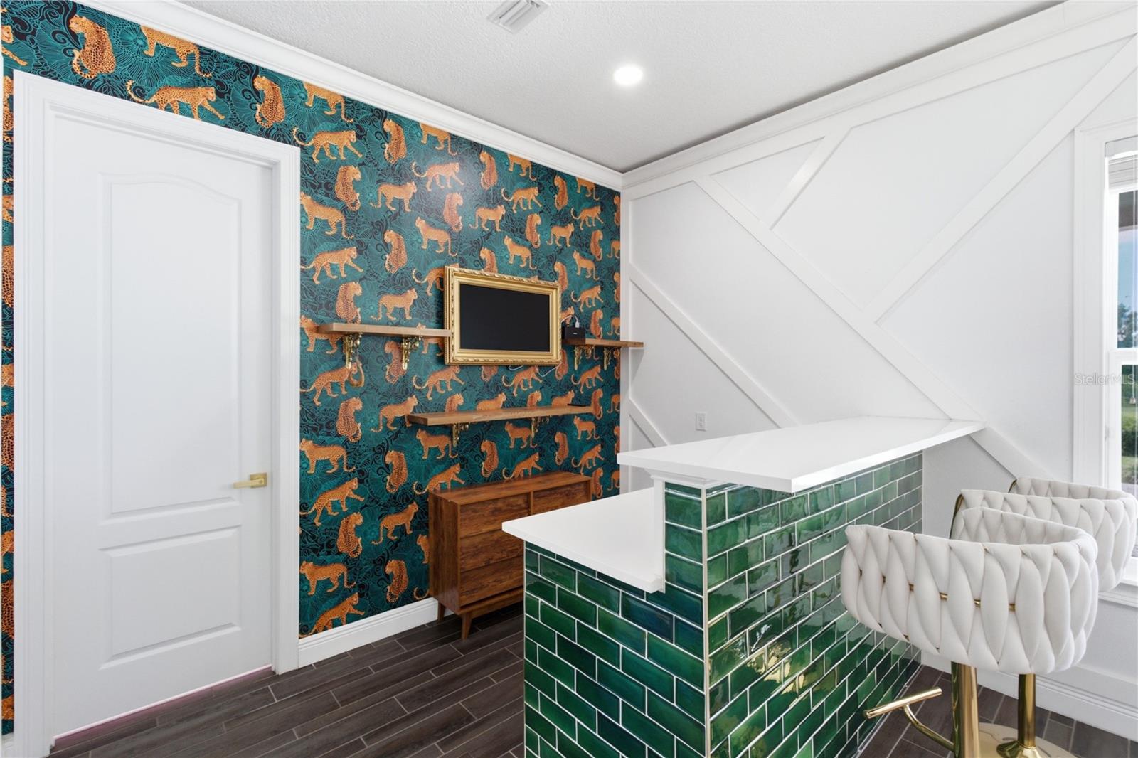 HEATHROW COUNTRY ESTATE - Residential