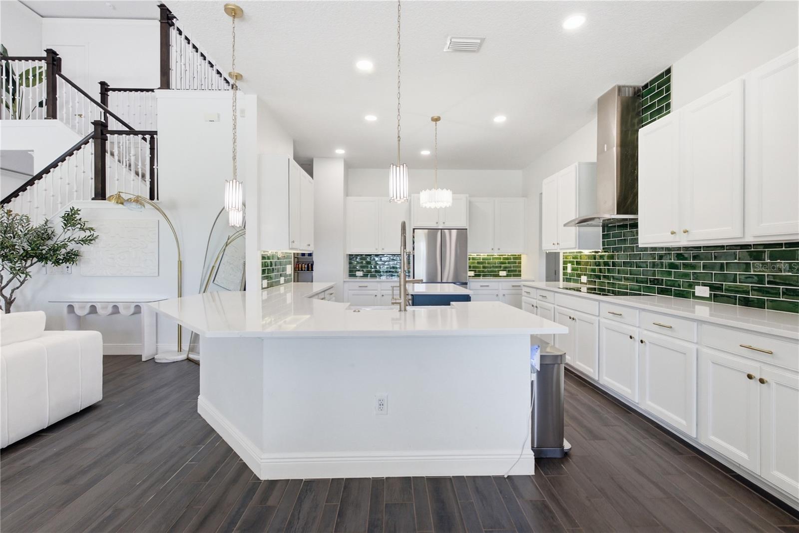 HEATHROW COUNTRY ESTATE - Residential