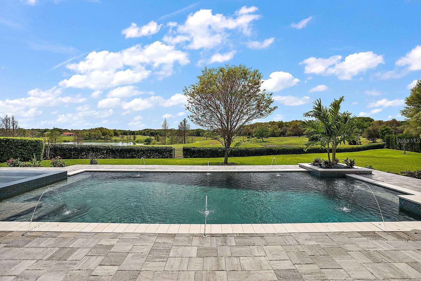 HEATHROW COUNTRY ESTATE - Residential