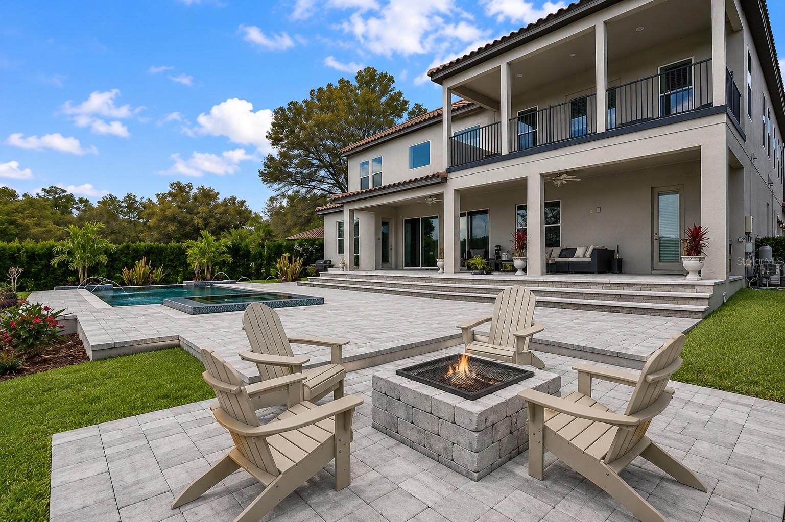 HEATHROW COUNTRY ESTATE - Residential