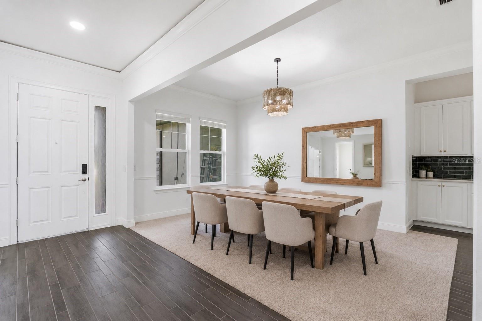 HEATHROW COUNTRY ESTATE - Residential