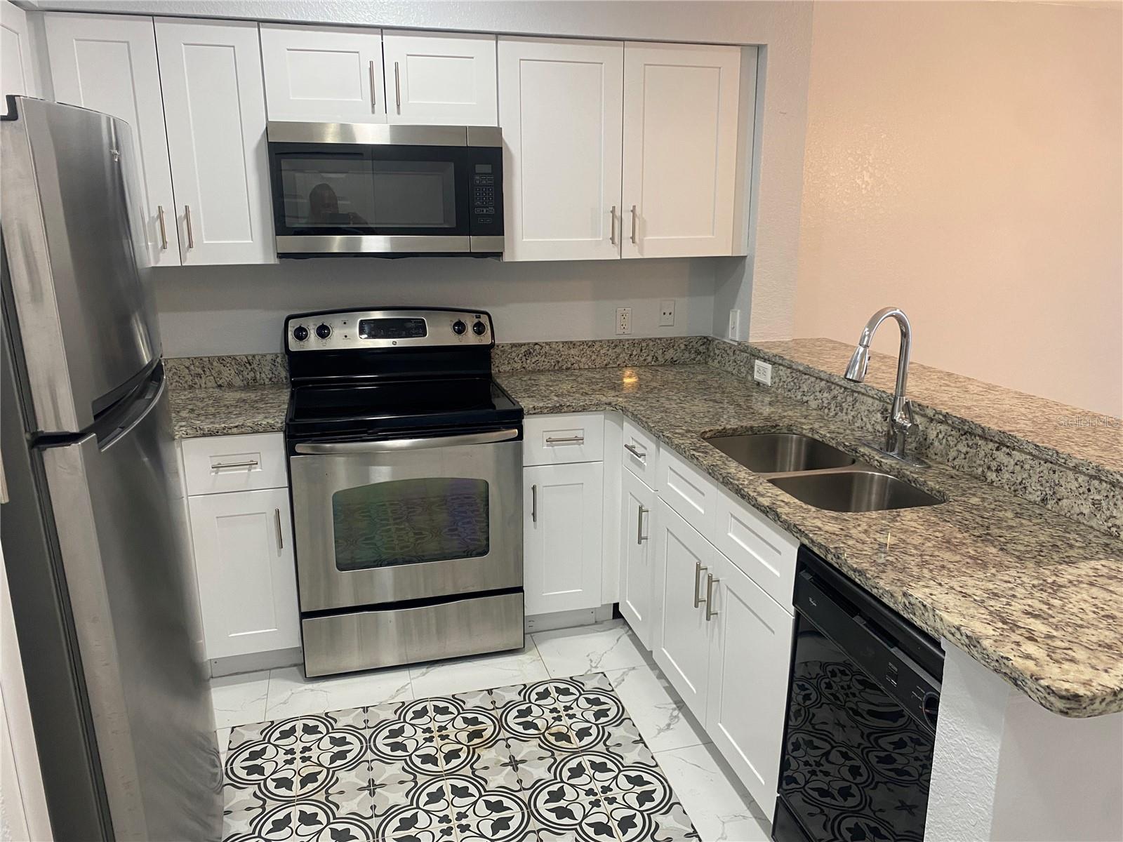 AUDUBON VLS/HUNTERS CRK CONDO - Residential