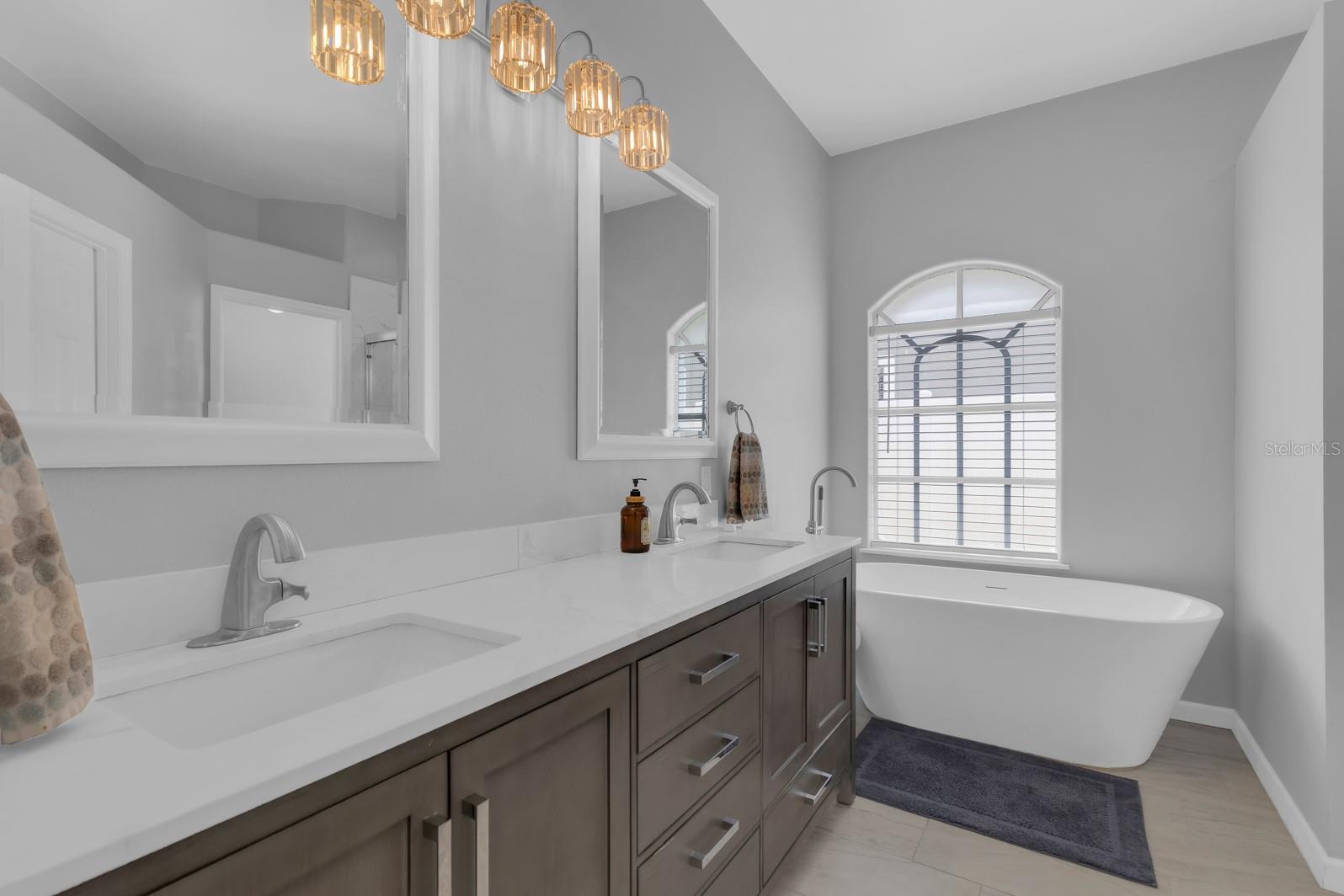 CHAPMAN GROVES - Residential