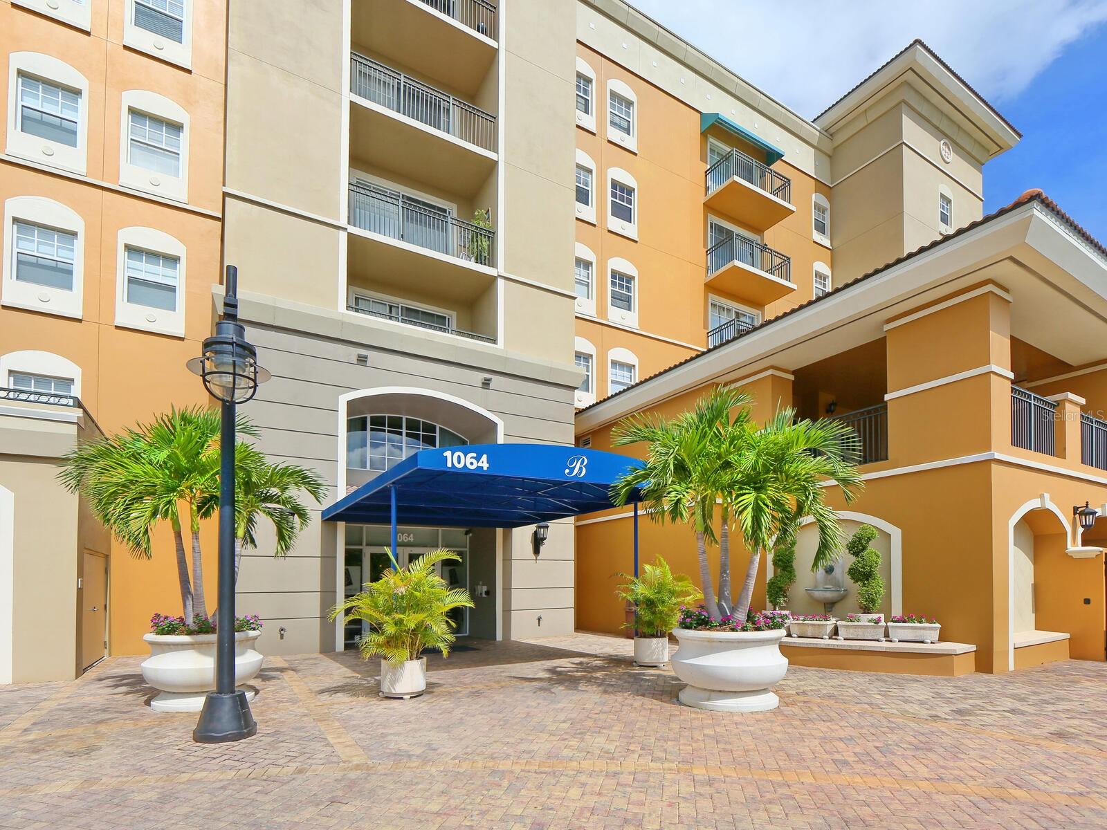 BROADWAY PROMENADE - Residential