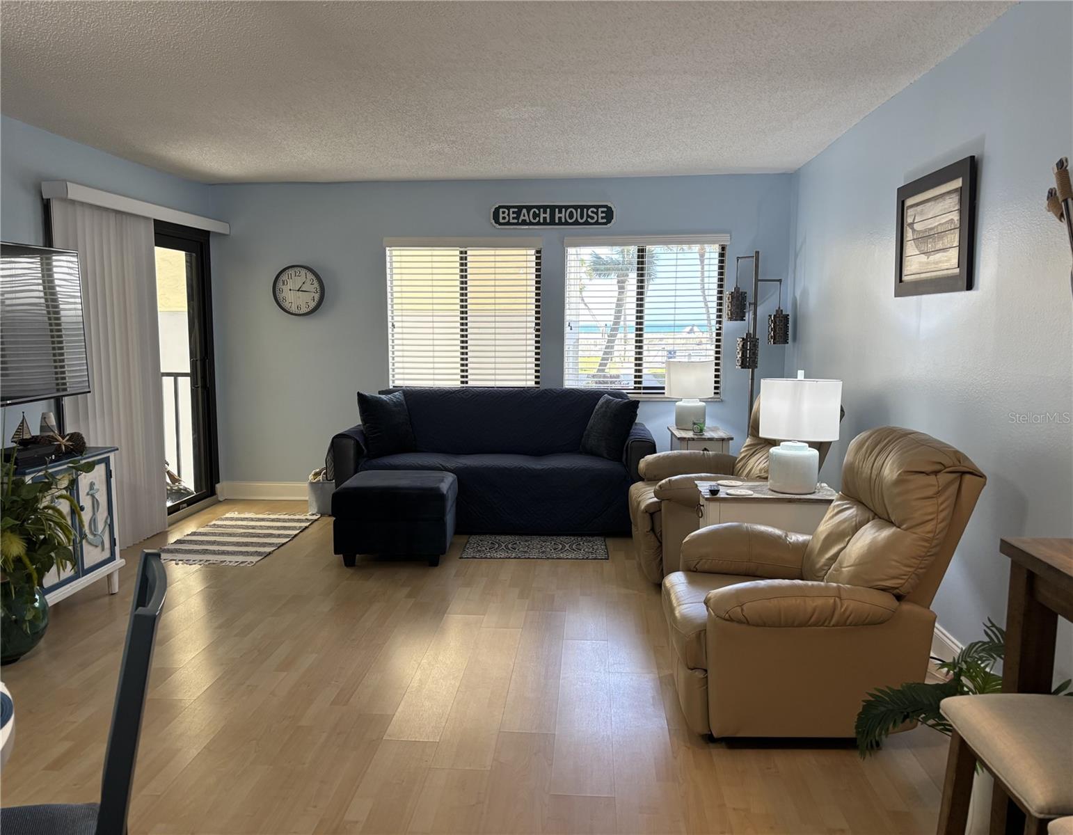 MACARTHUR BEACH - Residential