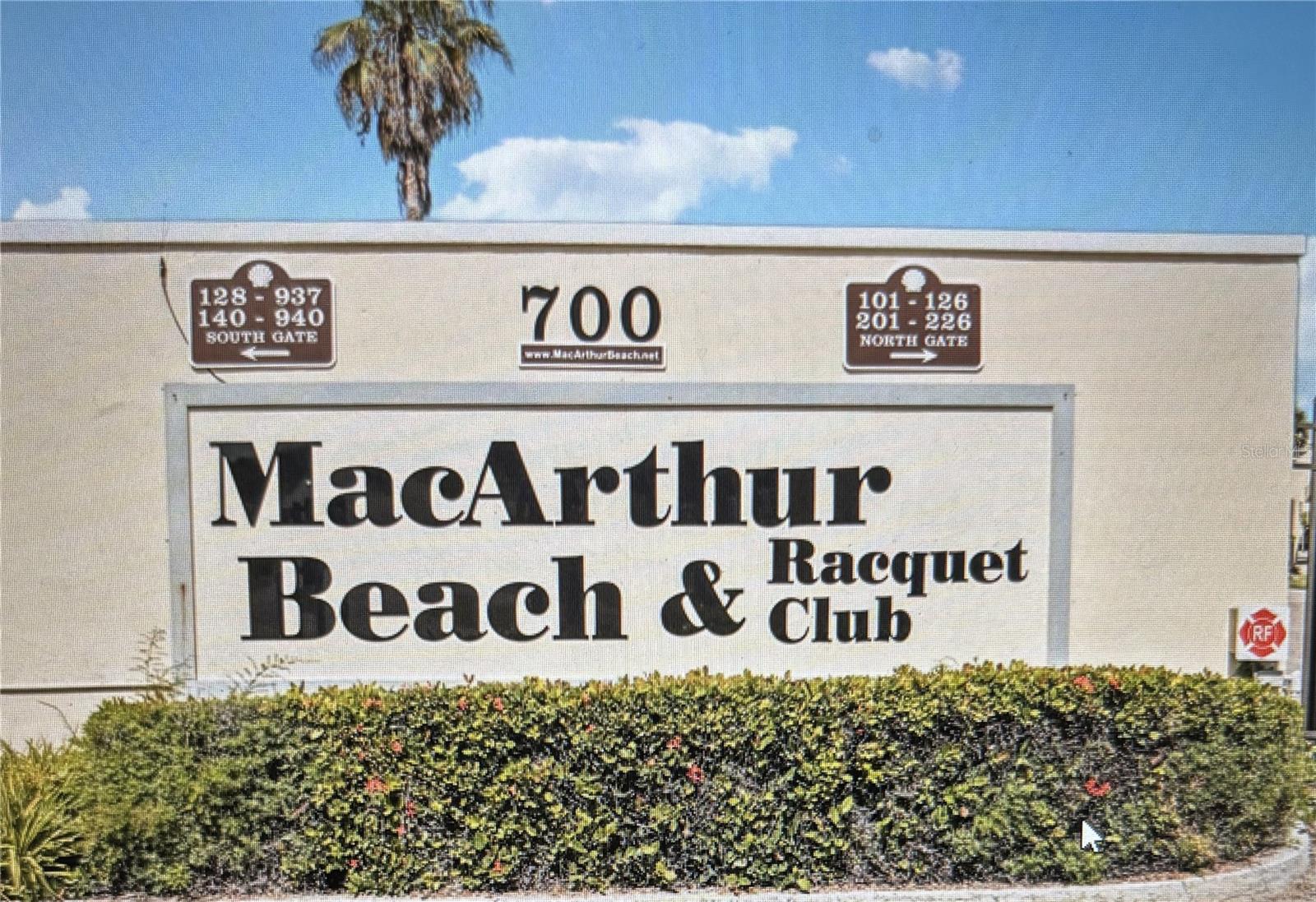 MACARTHUR BEACH - Residential
