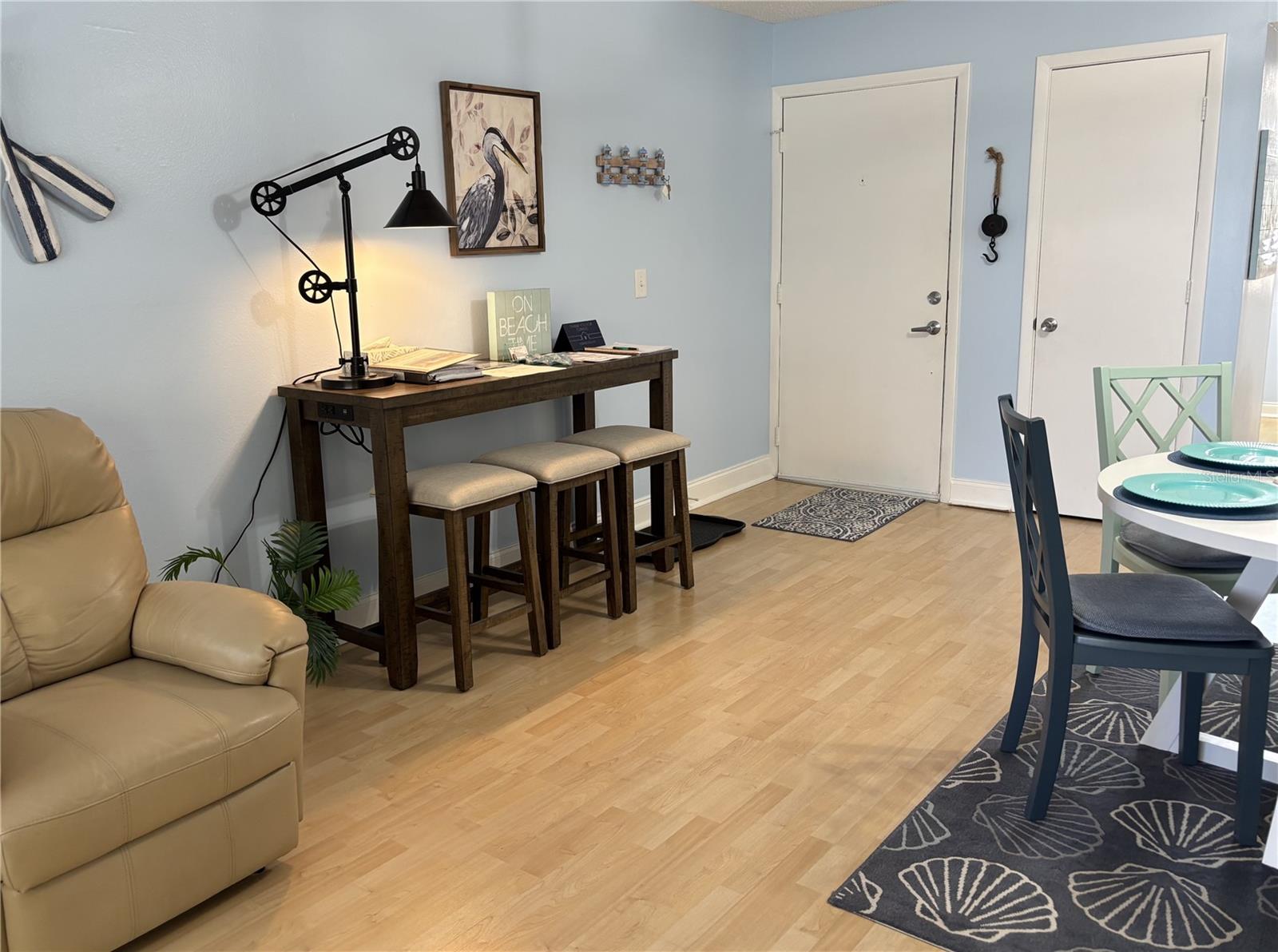 MACARTHUR BEACH - Residential