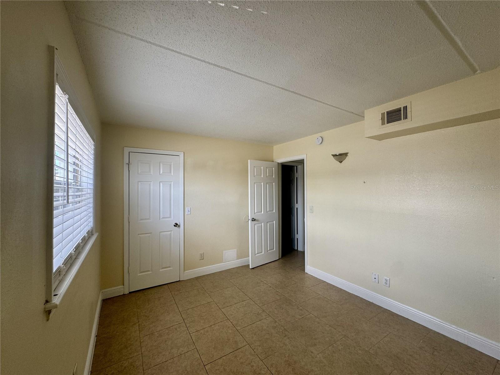 MOUNT DORA MOUNT DORA COMMONS CONDO - Residential