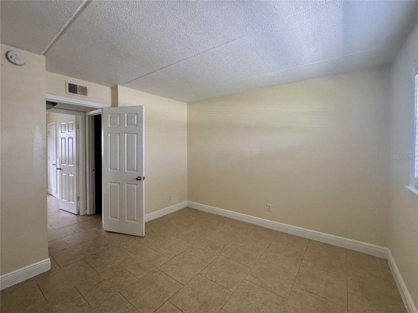 MOUNT DORA MOUNT DORA COMMONS CONDO - Residential