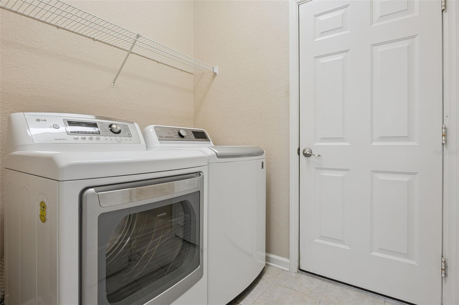 LAKES/WINDERMERE-PEACHTREE - Residential