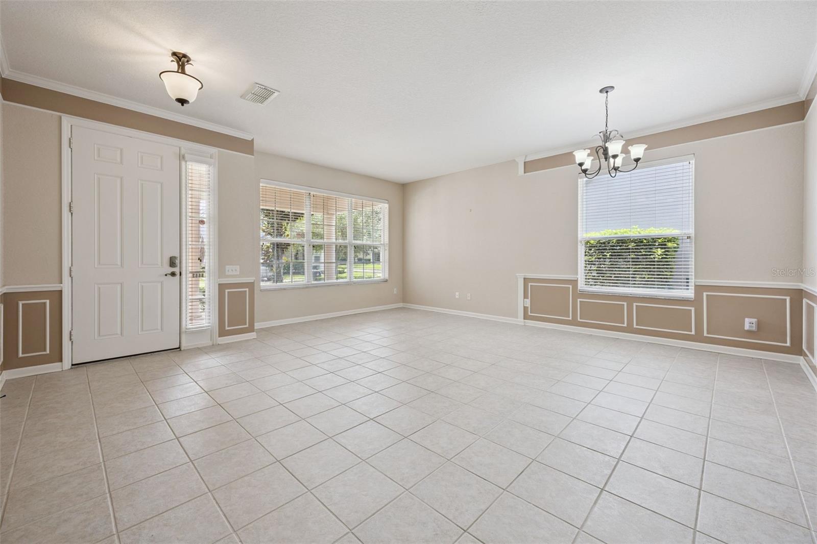 LAKES/WINDERMERE-PEACHTREE - Residential