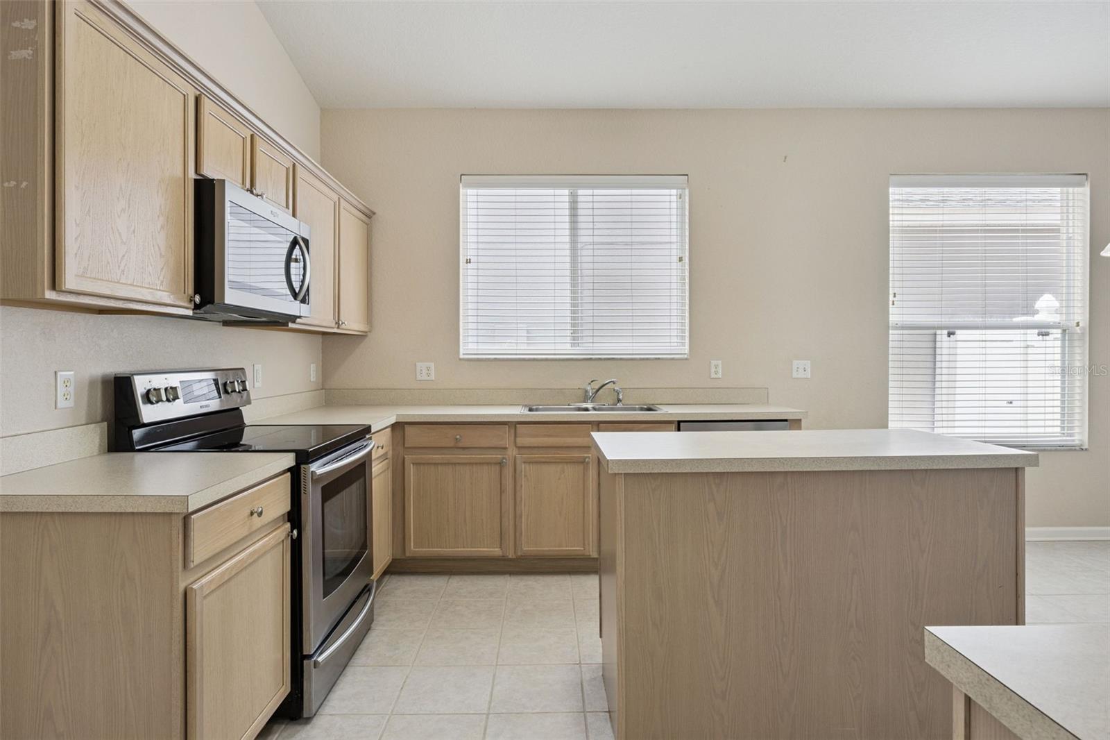 LAKES/WINDERMERE-PEACHTREE - Residential