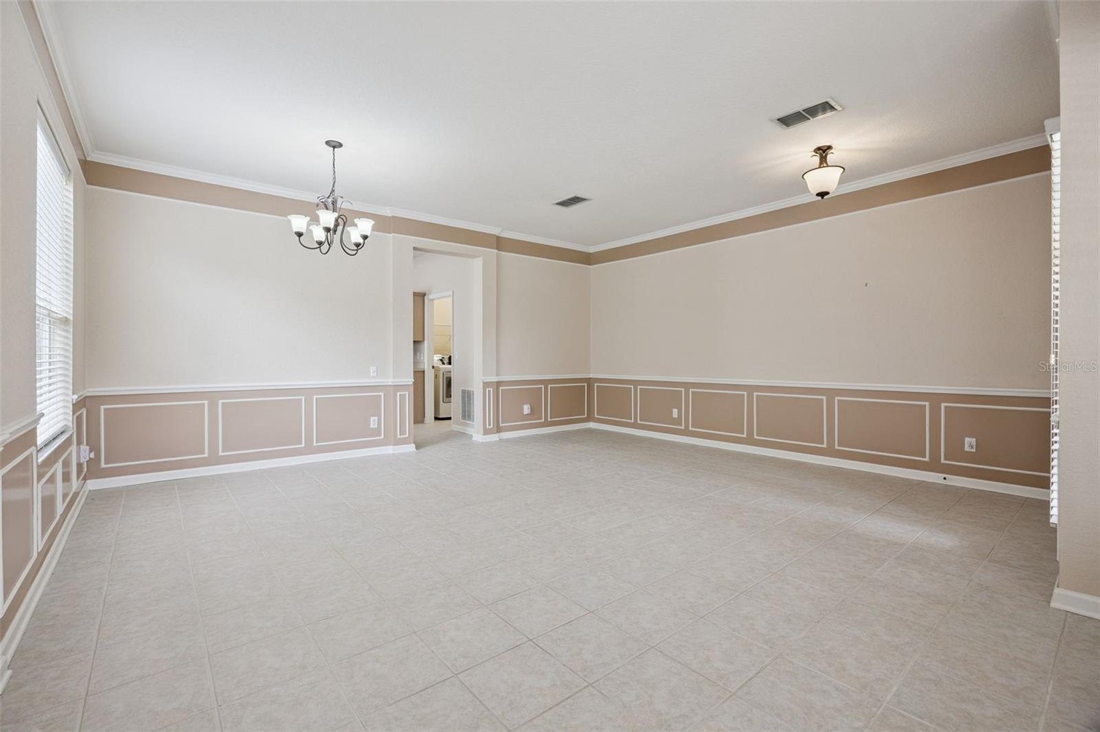 LAKES/WINDERMERE-PEACHTREE - Residential