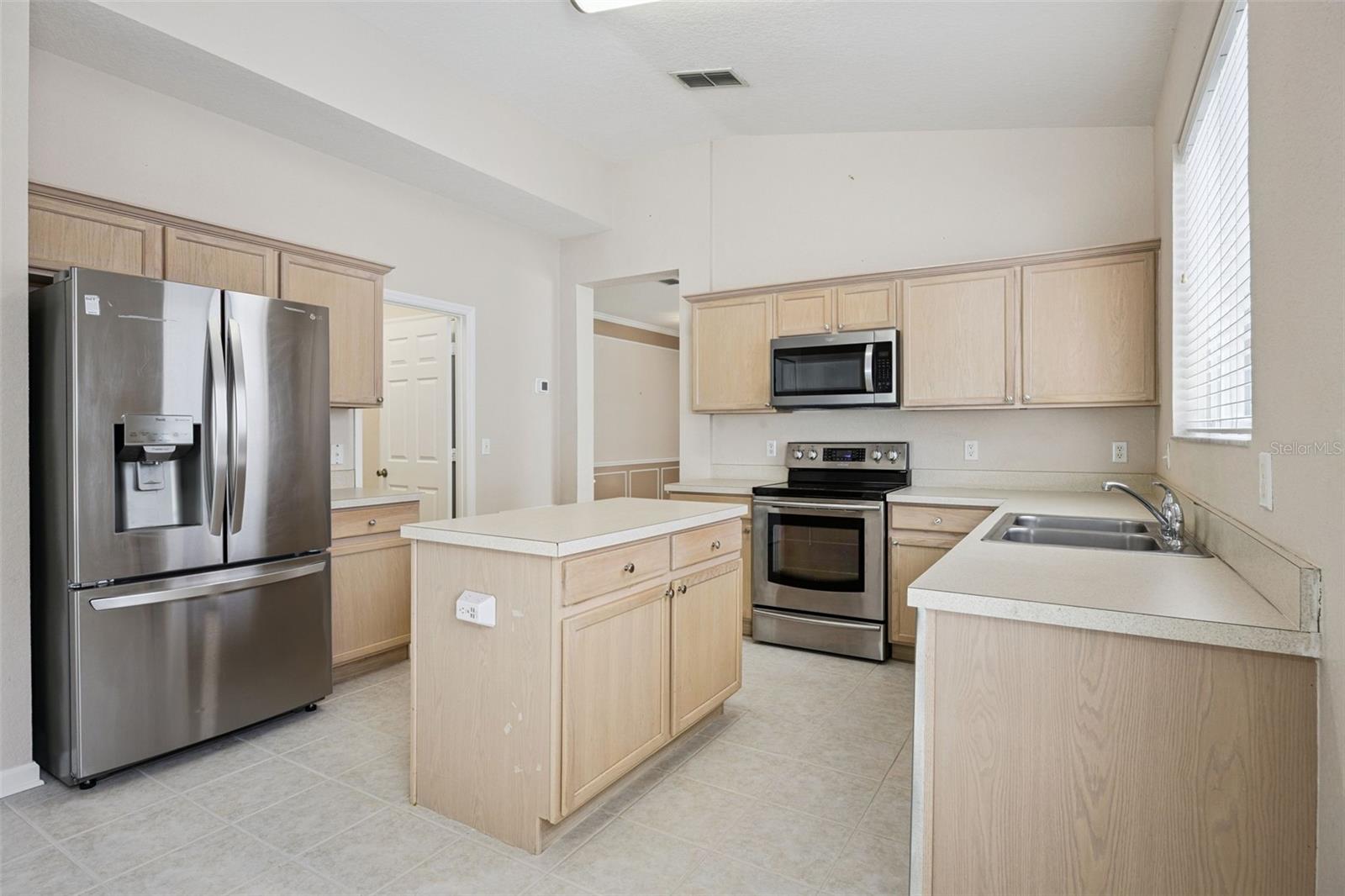 LAKES/WINDERMERE-PEACHTREE - Residential