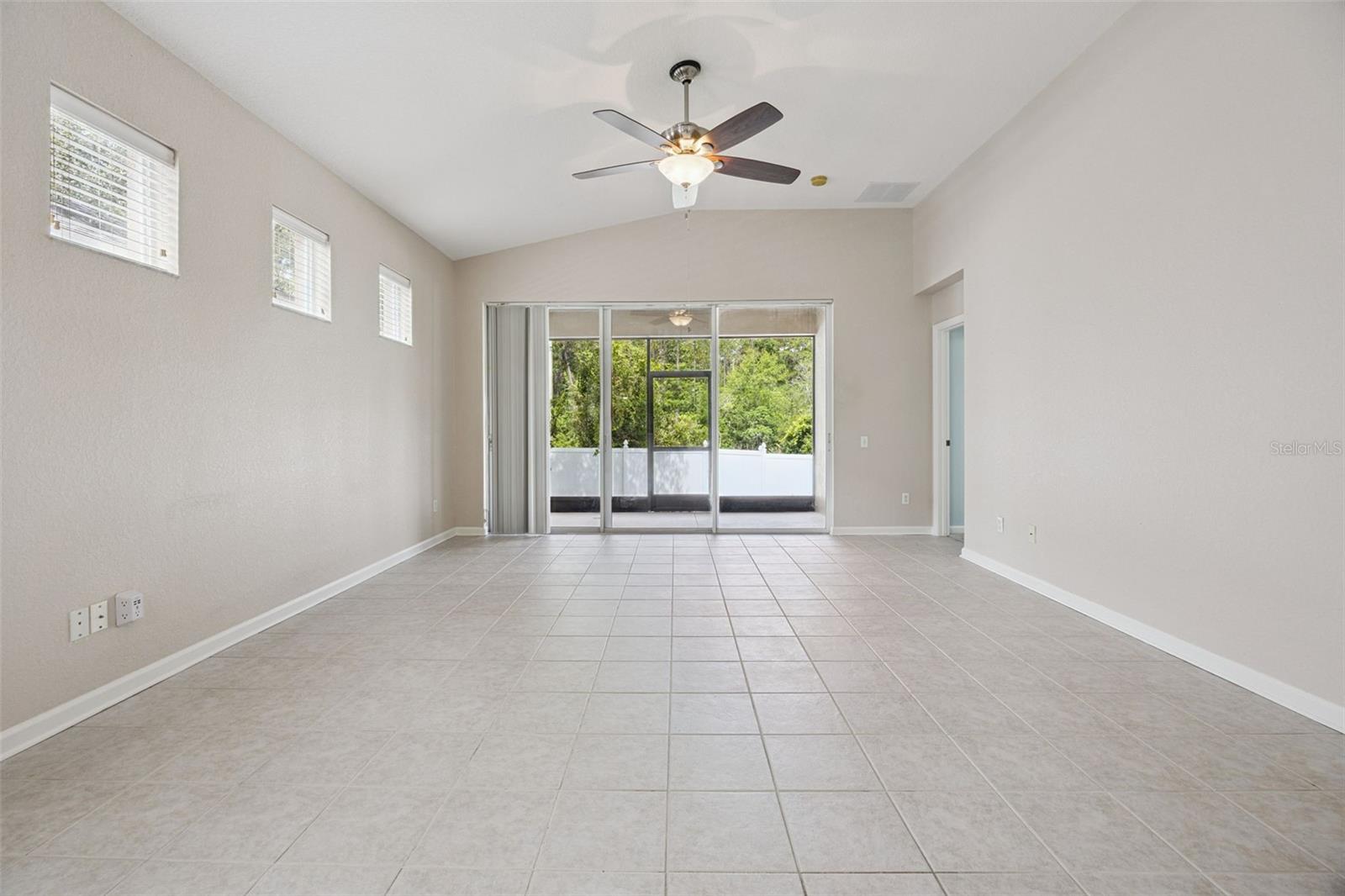 LAKES/WINDERMERE-PEACHTREE - Residential