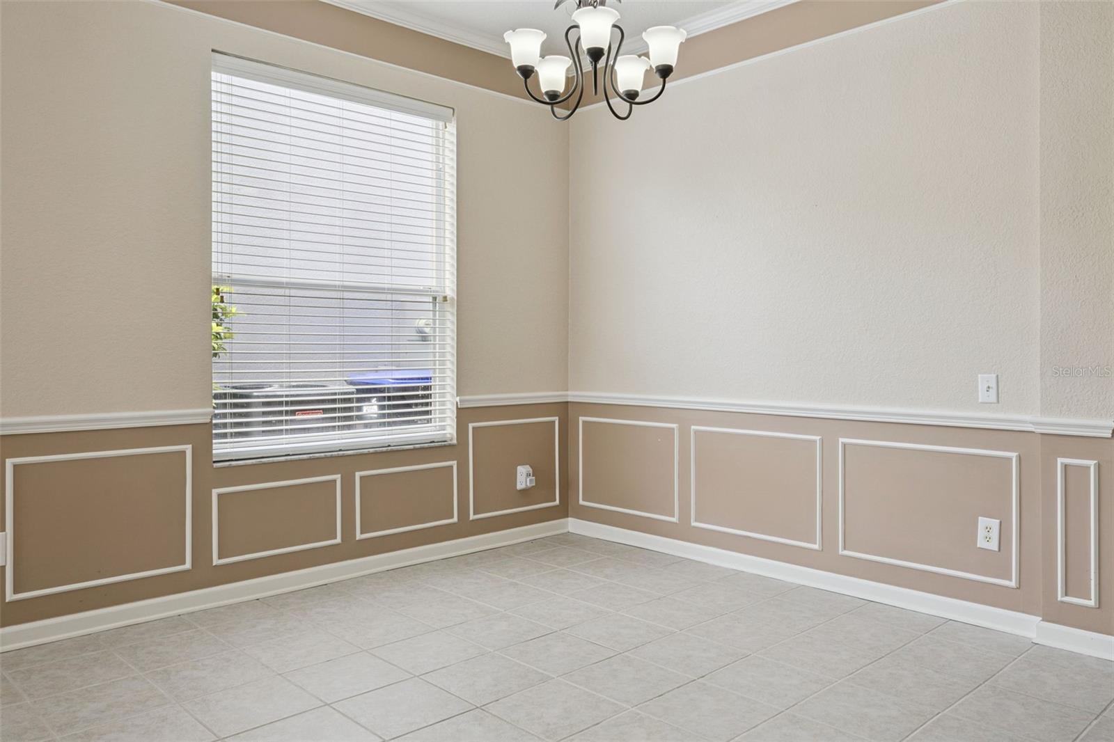 LAKES/WINDERMERE-PEACHTREE - Residential