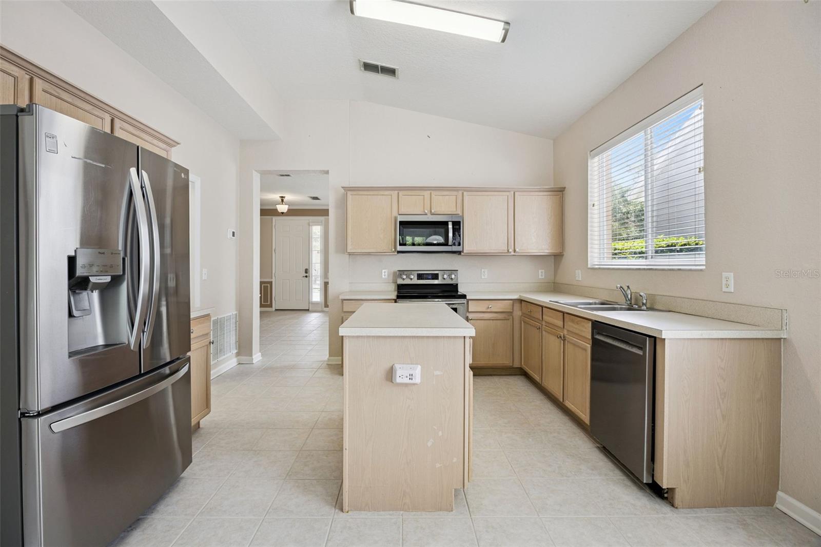 LAKES/WINDERMERE-PEACHTREE - Residential