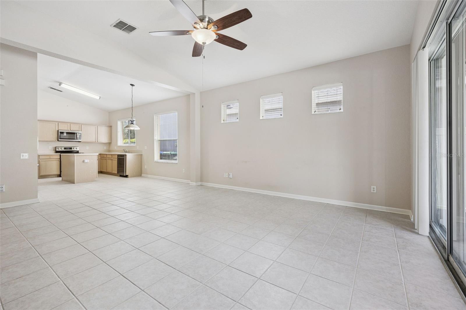 LAKES/WINDERMERE-PEACHTREE - Residential
