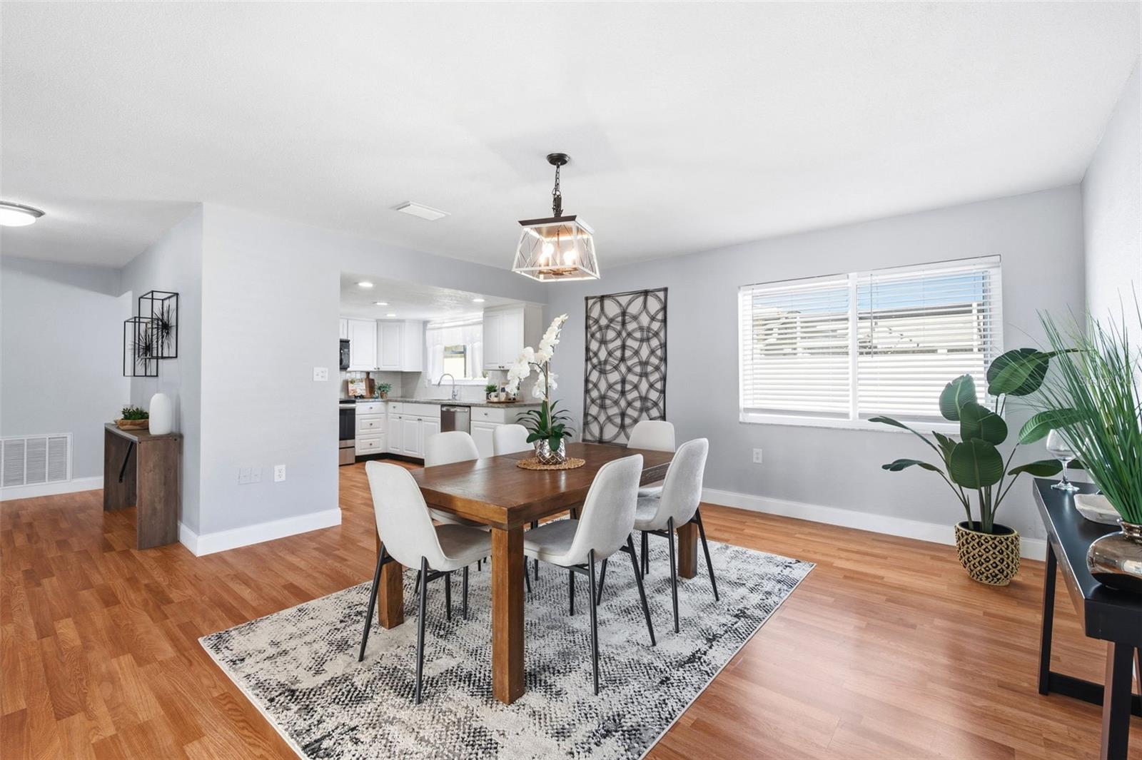 THE LAKES - Residential