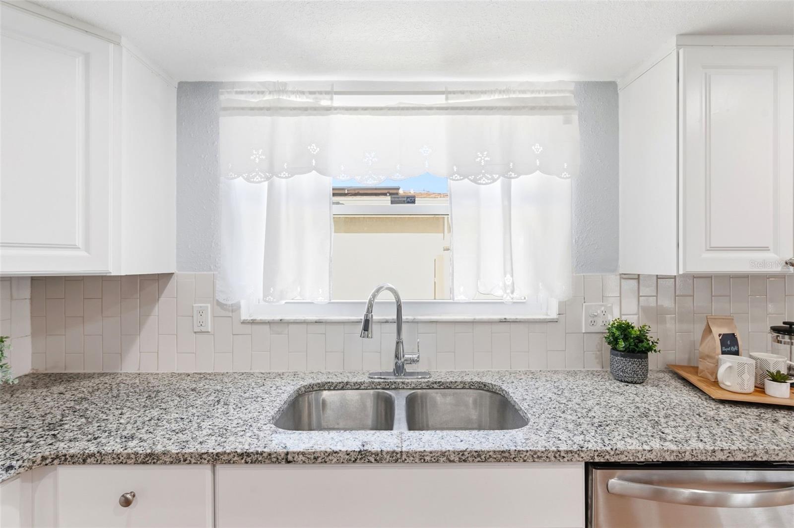 THE LAKES - Residential