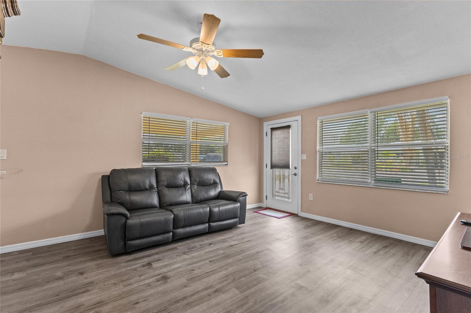 SPRING LAKE SUB ADD 1 - Residential