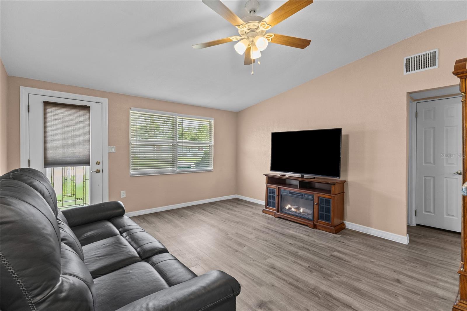 SPRING LAKE SUB ADD 1 - Residential