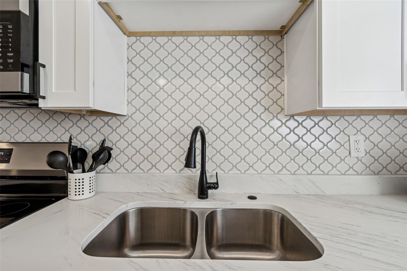 RIDGECREST ACRES - Residential Lease
